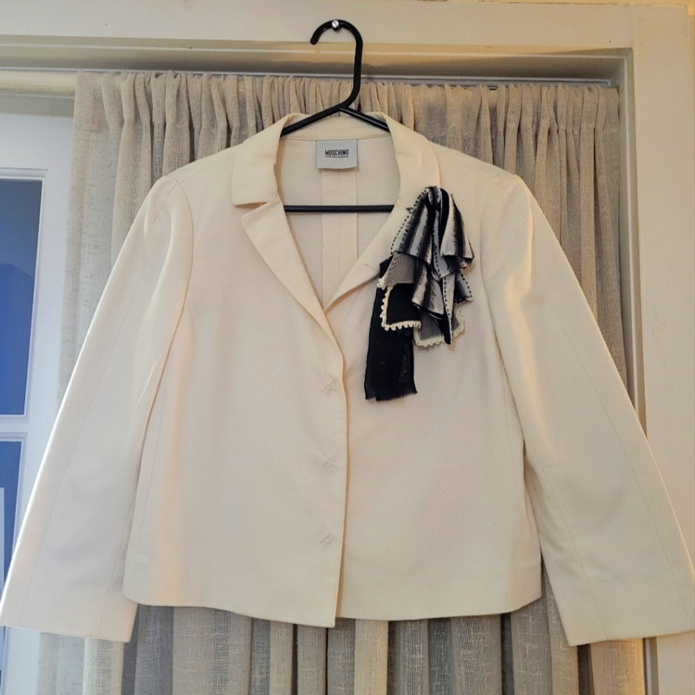 💯AUTHENTIC💯 VINTAGE, EARLY 2000,MOSCHINO SHORT JACKET, US 8 ✨️